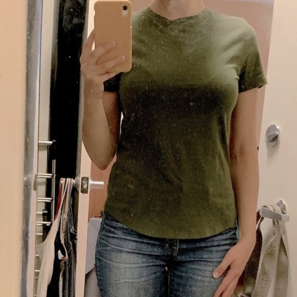 Tradlands Tops - Until 3/17 💚💙💚 EUC Tradlands 103 T-shirt in Olive - size Small
